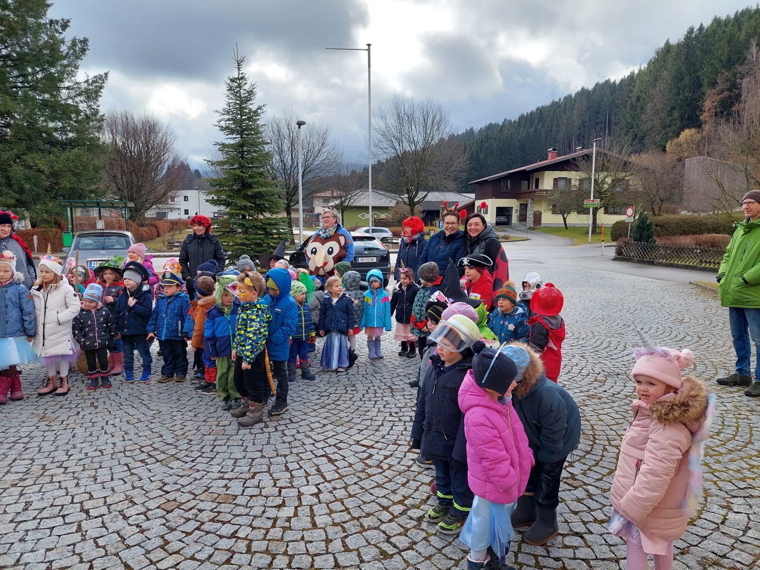 Wir feiern heute Fasching!